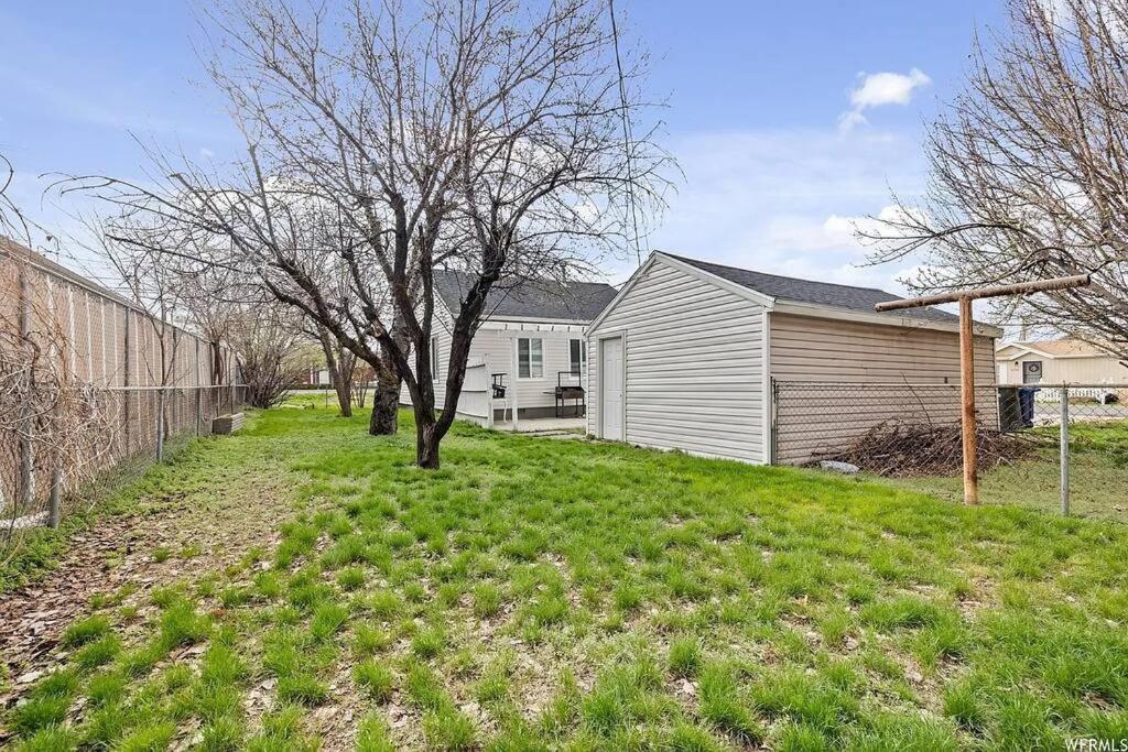 Cute Entire Small House With Large Yard! Pets Welcome! West Valley City Exterior foto