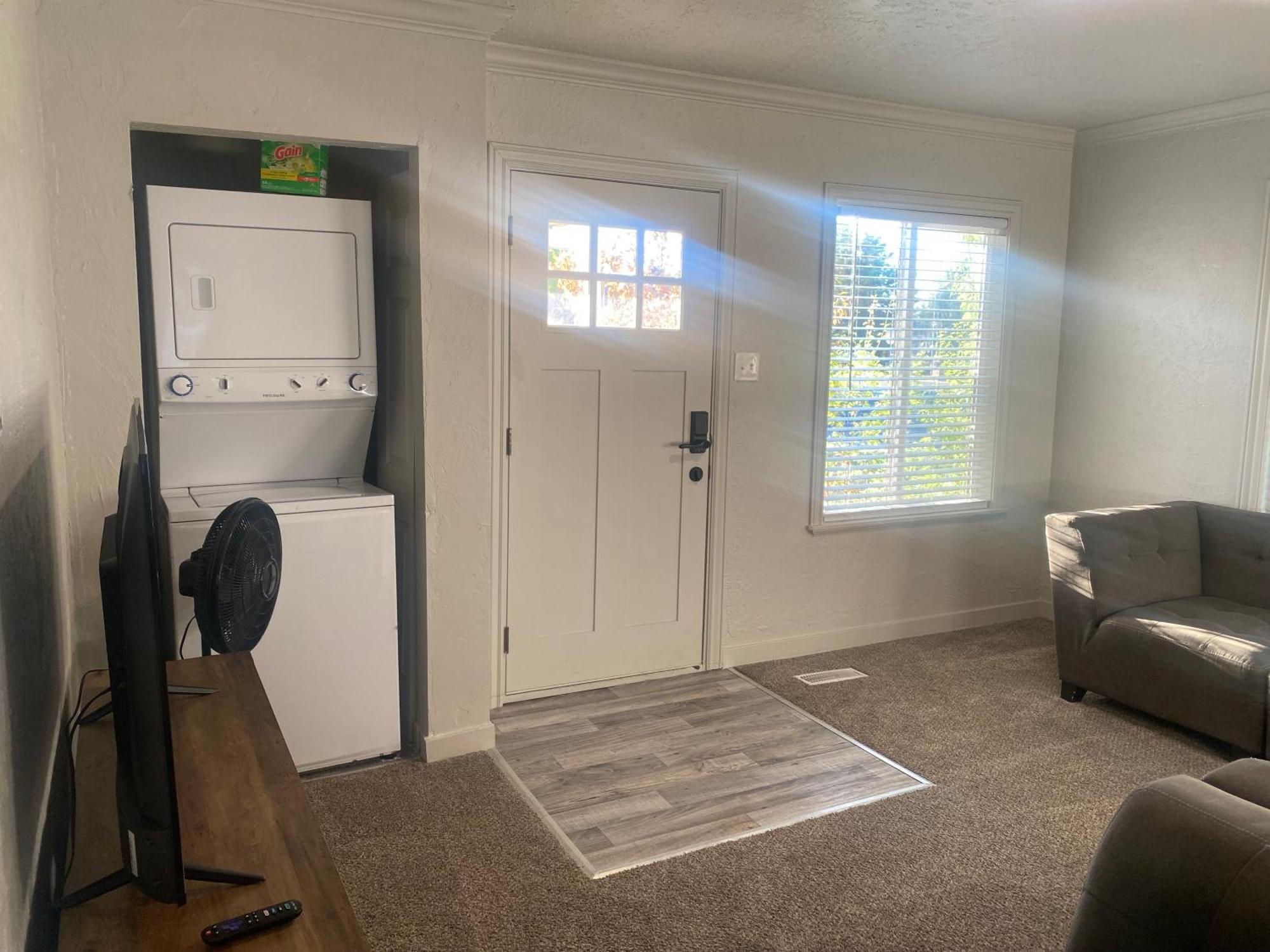 Cute Entire Small House With Large Yard! Pets Welcome! West Valley City Exterior foto